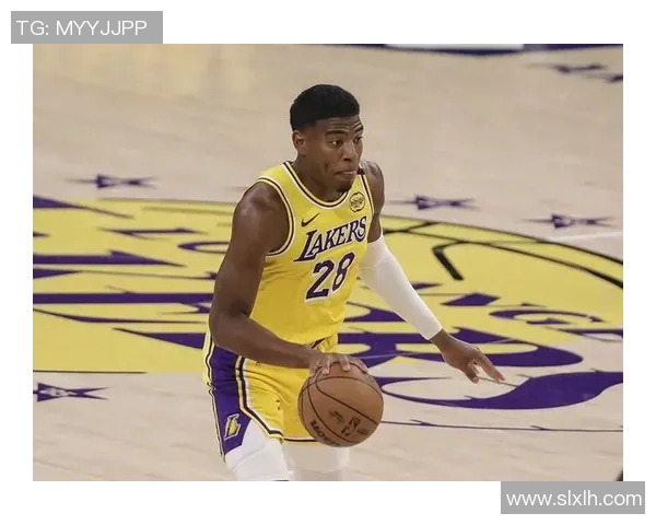 湖人有两点该夸,艾顿带好音讯!里夫斯承认错误,雷迪克不满一点 湖人有两点该夸,艾顿带好音讯!里夫斯承认错误,雷迪克不满一点